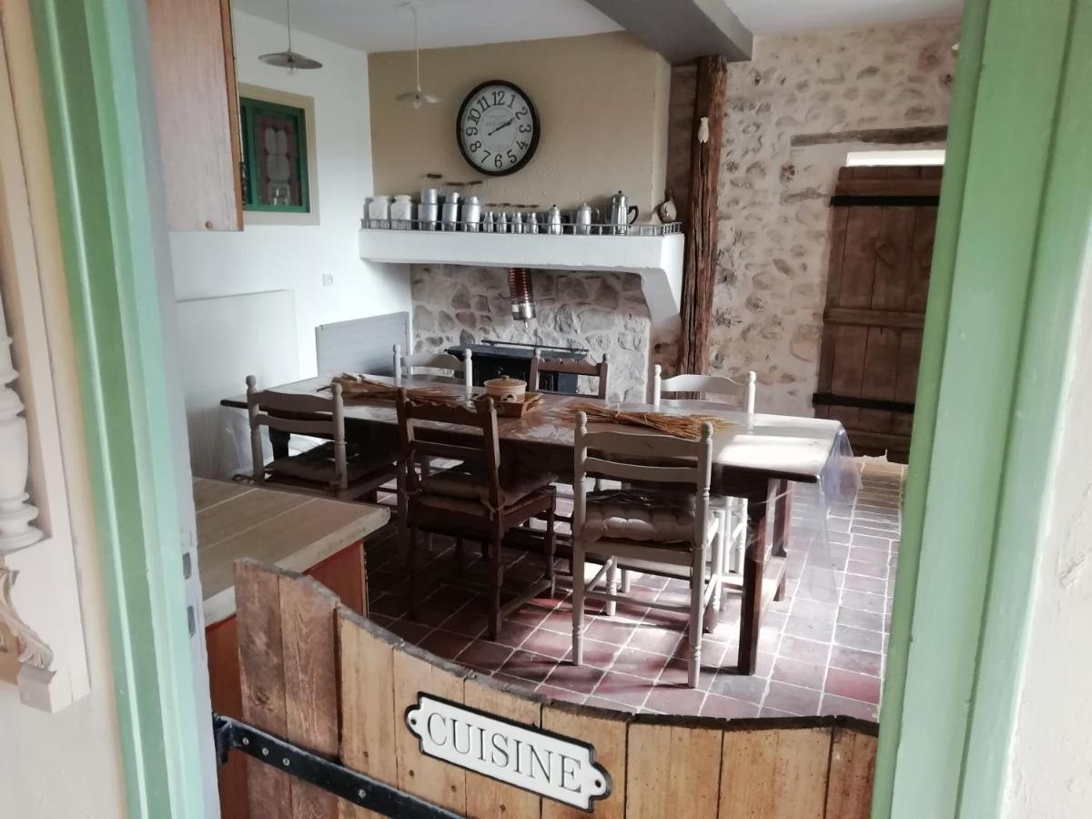 Les Bories En Champagne Villa Montlevon Exterior photo